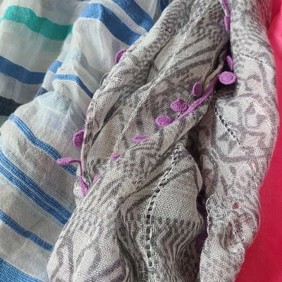 Scarves - Picture 5 of 5